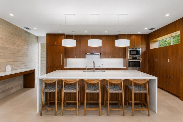 16 Sundown PKWY, Austin, TX 78746