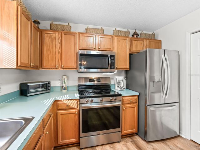 621 ENCONTO STREET, Lady Lake, FL 32159