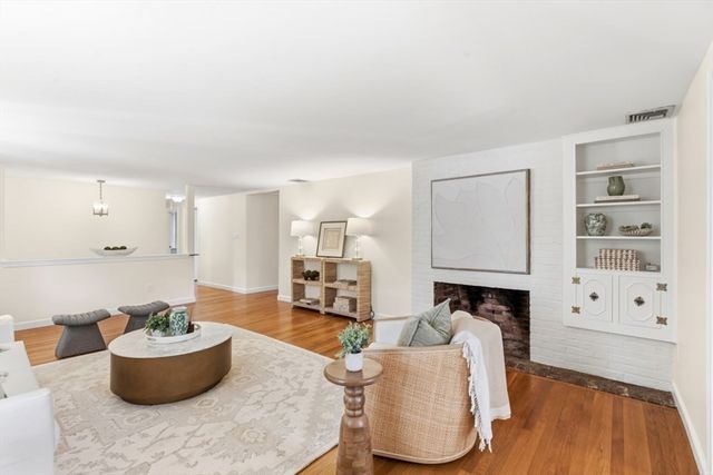 7 Longbow Circle, Lynnfield, MA 01940