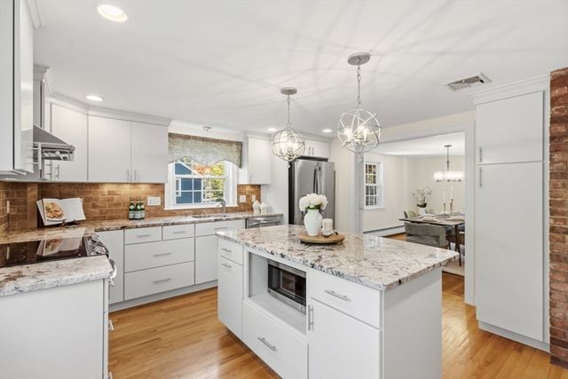 7 Longbow Circle, Lynnfield, MA 01940