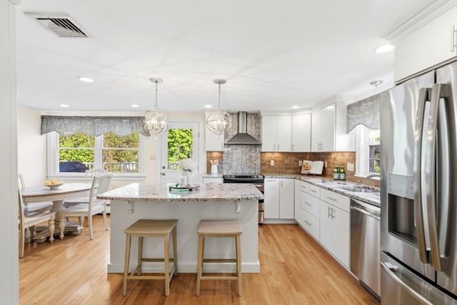 7 Longbow Circle, Lynnfield, MA 01940