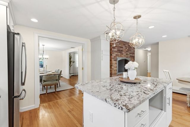 7 Longbow Circle, Lynnfield, MA 01940