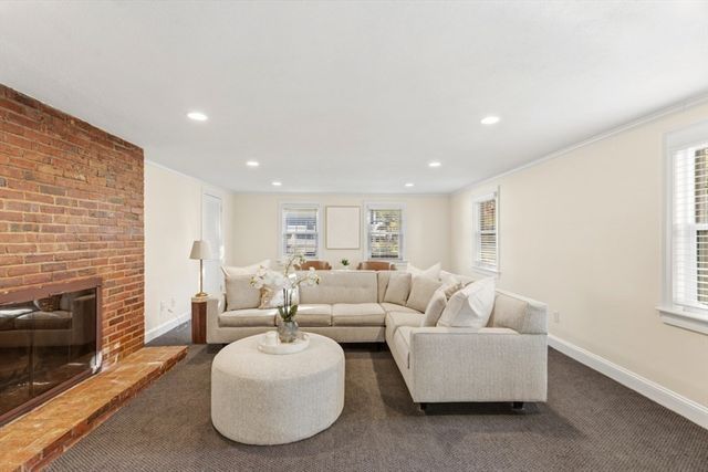 7 Longbow Circle, Lynnfield, MA 01940