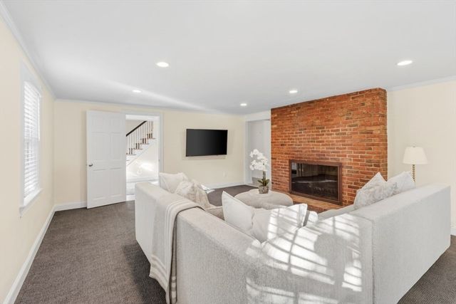 7 Longbow Circle, Lynnfield, MA 01940