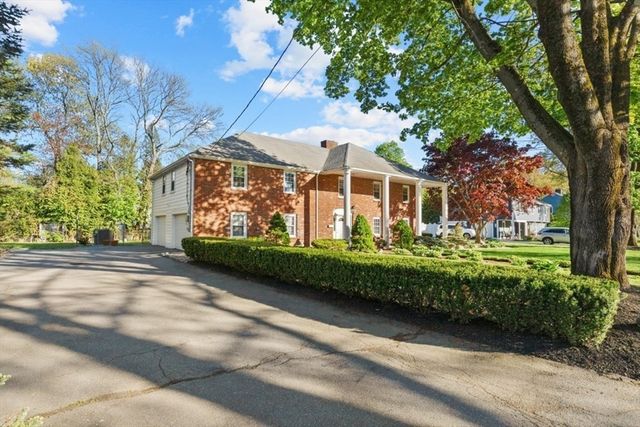 7 Longbow Circle, Lynnfield, MA 01940