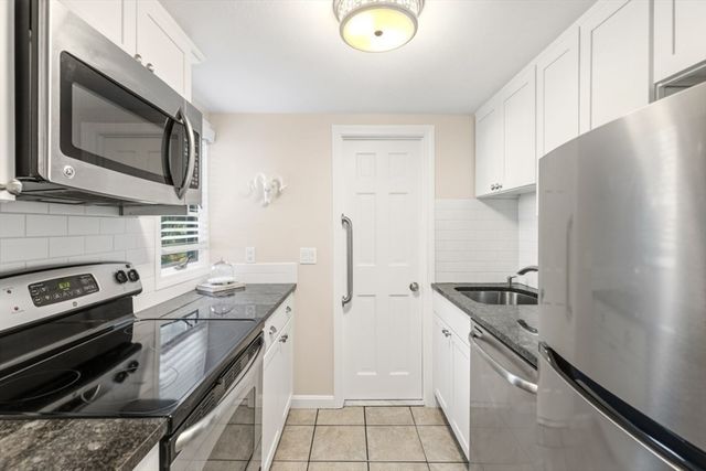7 Longbow Circle, Lynnfield, MA 01940