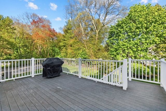 7 Longbow Circle, Lynnfield, MA 01940