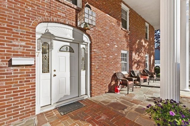 7 Longbow Circle, Lynnfield, MA 01940