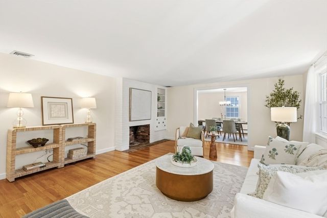 7 Longbow Circle, Lynnfield, MA 01940