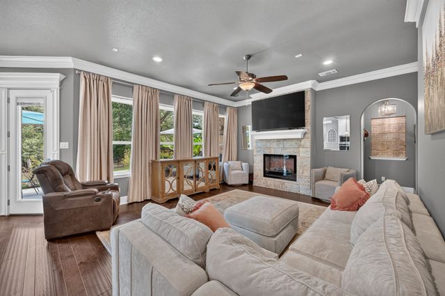 308 Familia Court, Azle, TX 76020