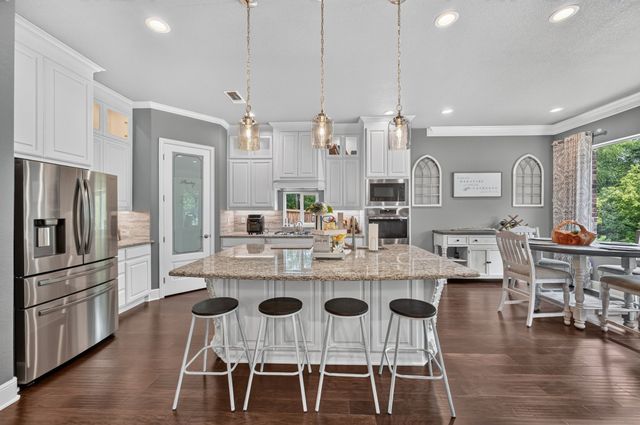 308 Familia Court, Azle, TX 76020