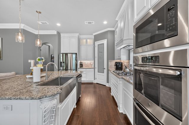 308 Familia Court, Azle, TX 76020