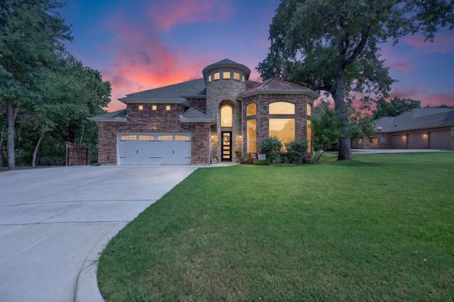 308 Familia Court, Azle, TX 76020