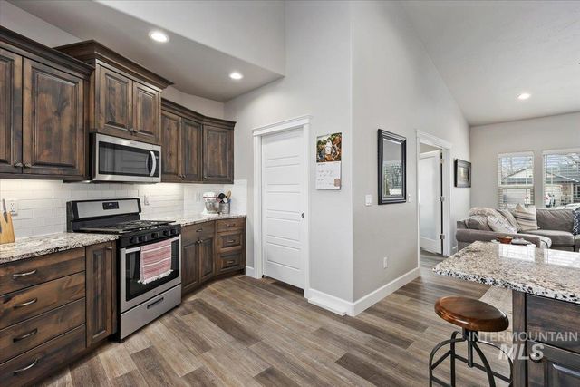 900 Glen Eagle Dr, Jerome, ID 83338