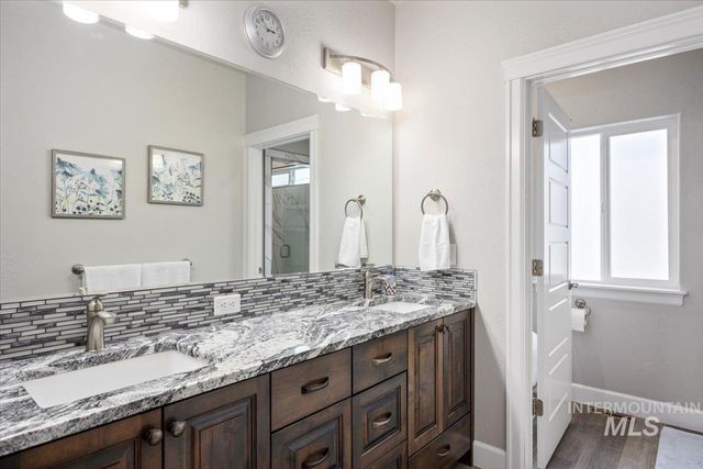 900 Glen Eagle Dr, Jerome, ID 83338