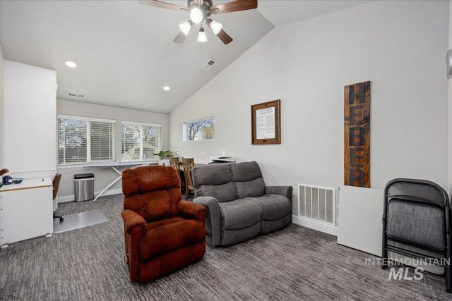 900 Glen Eagle Dr, Jerome, ID 83338