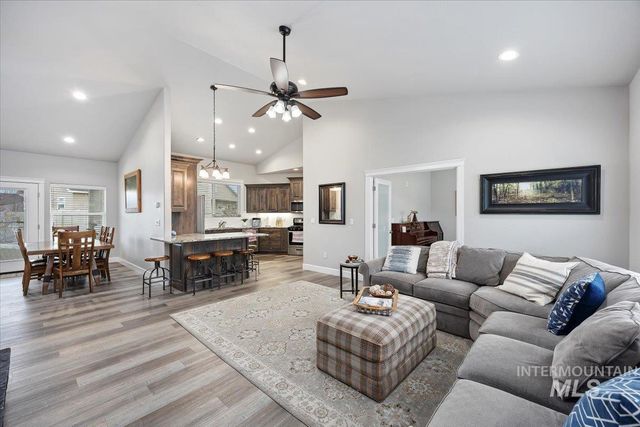 900 Glen Eagle Dr, Jerome, ID 83338