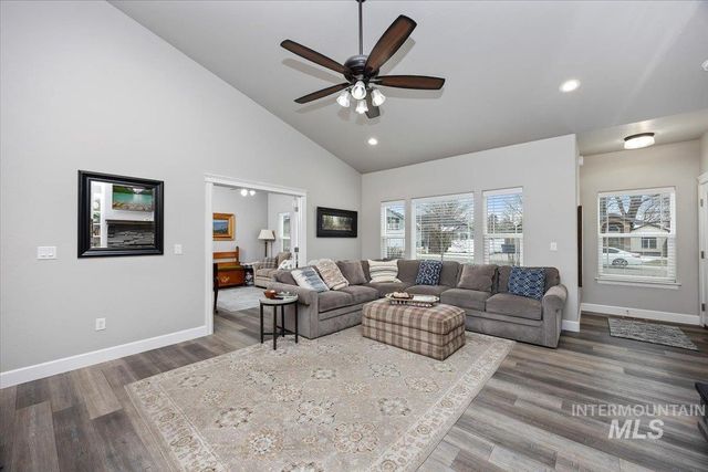 900 Glen Eagle Dr, Jerome, ID 83338