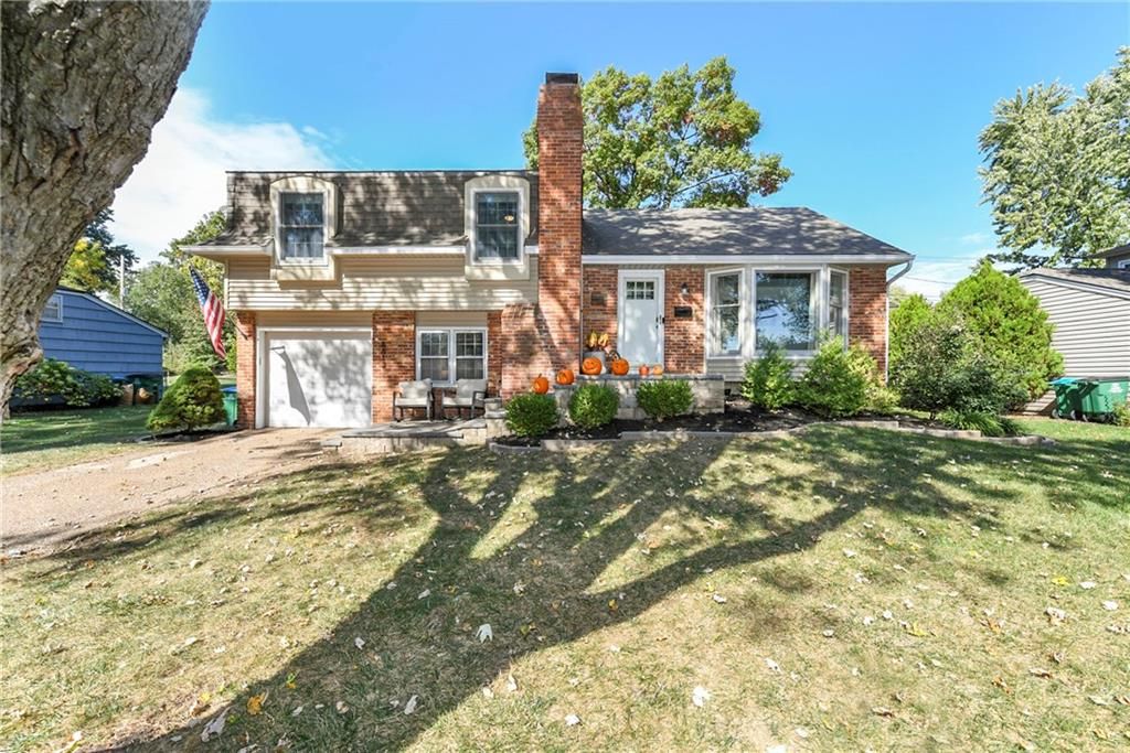 8812 W 98th Terrace, Overland Park, KS 66212