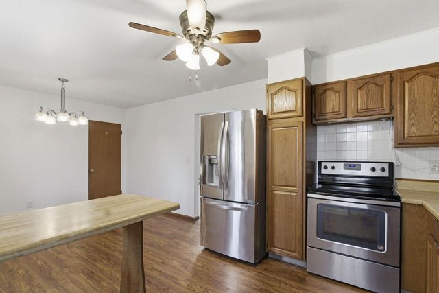 2326 Butlin DRIVE, Beloit, WI 53511