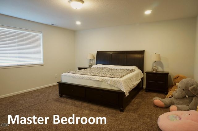 1004 Ruby Meadows, Eagle Point, OR 97524