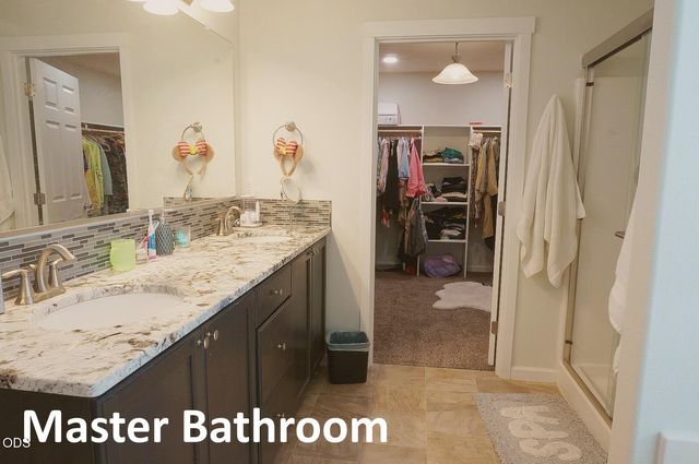 1004 Ruby Meadows, Eagle Point, OR 97524