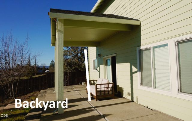 1004 Ruby Meadows, Eagle Point, OR 97524