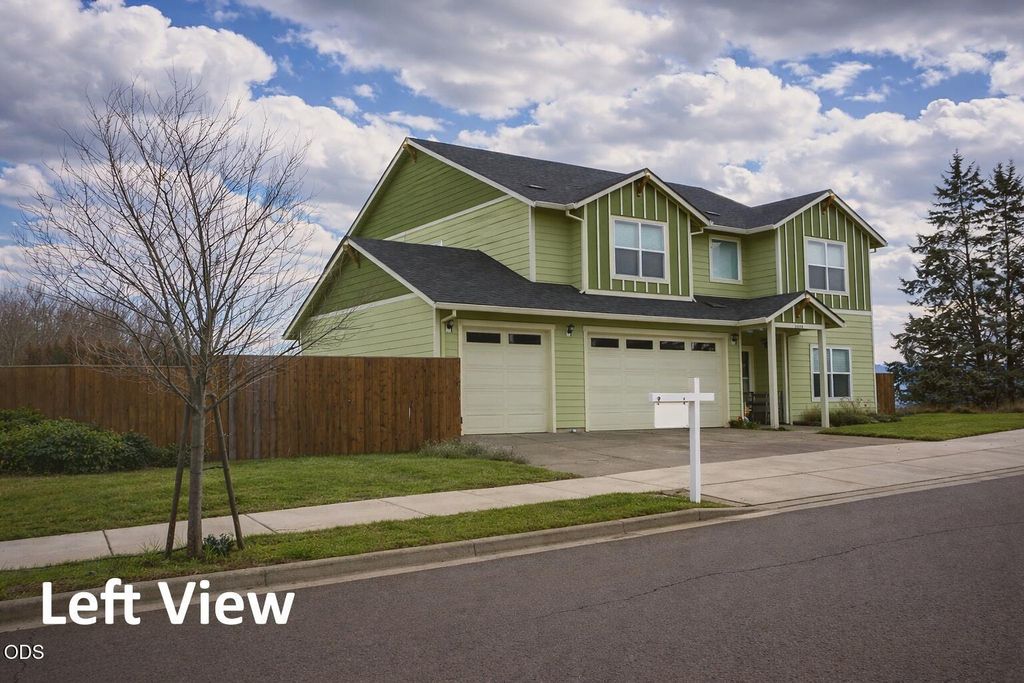 1004 Ruby Meadows, Eagle Point, OR 97524