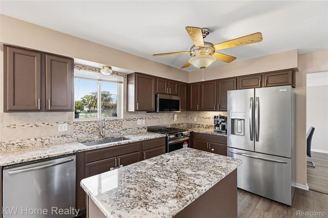 16102 Orchard Drive, Southgate, MI 48195