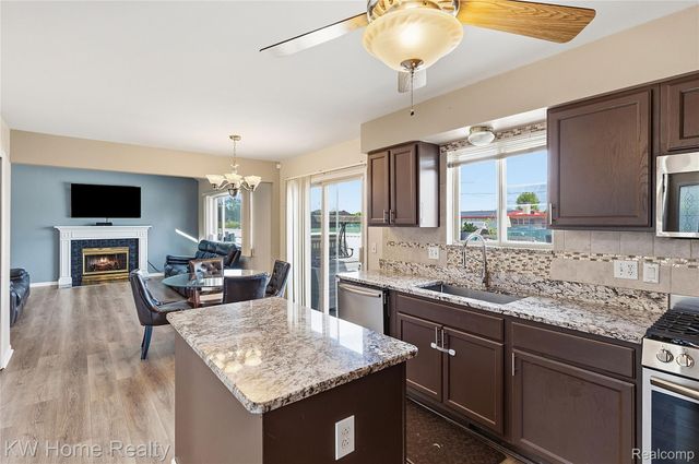 16102 Orchard Drive, Southgate, MI 48195