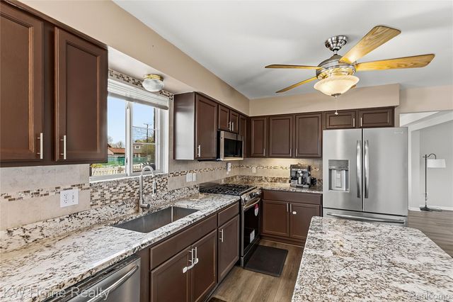 16102 Orchard Drive, Southgate, MI 48195