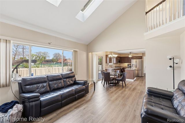 16102 Orchard Drive, Southgate, MI 48195