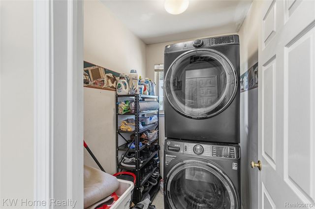 16102 Orchard Drive, Southgate, MI 48195