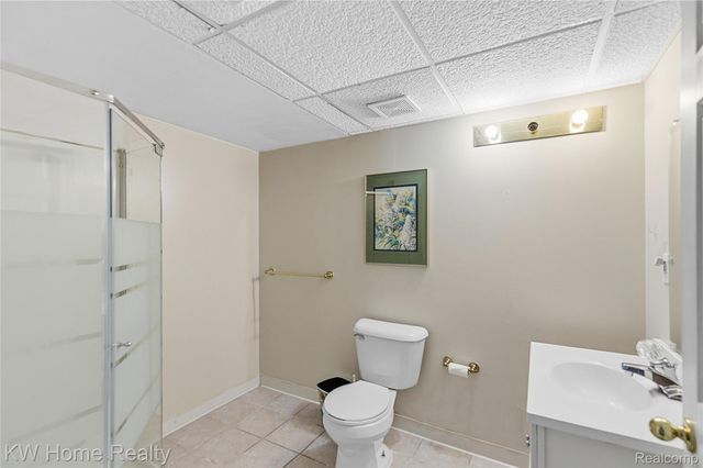 16102 Orchard Drive, Southgate, MI 48195