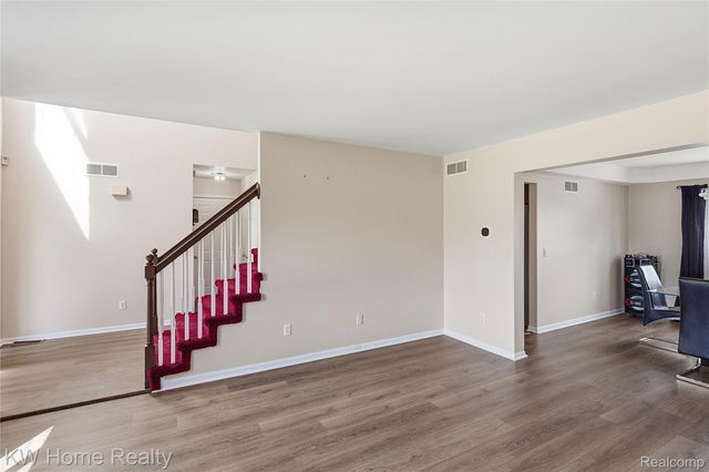 16102 Orchard Drive, Southgate, MI 48195