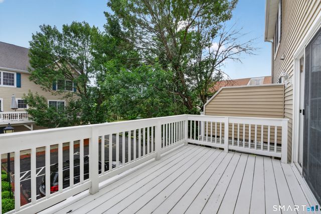 29 Town Hill Avenue 7, Danbury, CT 06810
