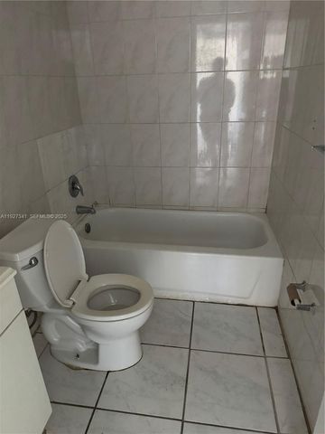 4717 SW 33rd Ave 202, Dania Beach, FL 33312