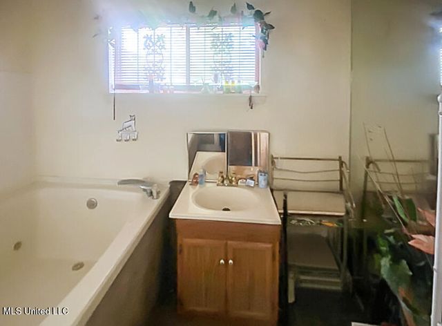 6505 Van Buren Road, Jackson, MS 39213