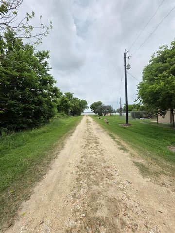 182 Smith Road, Palacios, TX 77465