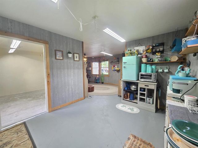 182 Smith Road, Palacios, TX 77465