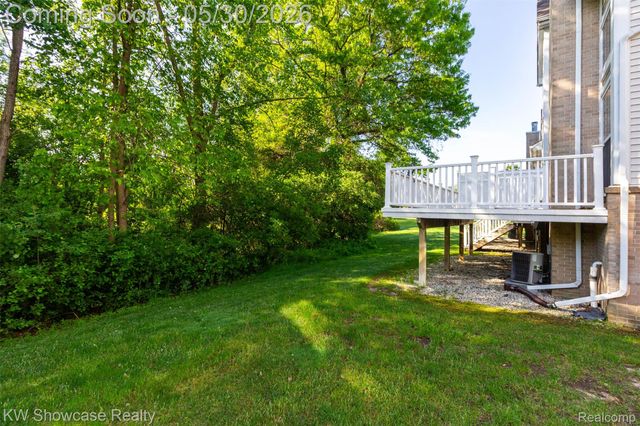 5726 Pinecroft Court 44, Independence Charter Township, MI 48346