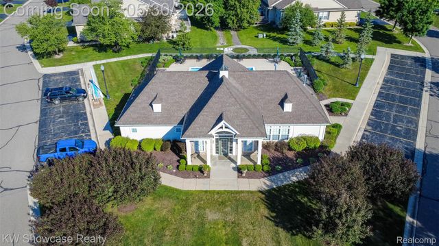 5726 Pinecroft Court 44, Independence Charter Township, MI 48346