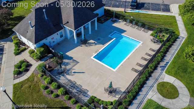 5726 Pinecroft Court 44, Independence Charter Township, MI 48346