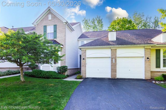 5726 Pinecroft Court 44, Independence Charter Township, MI 48346