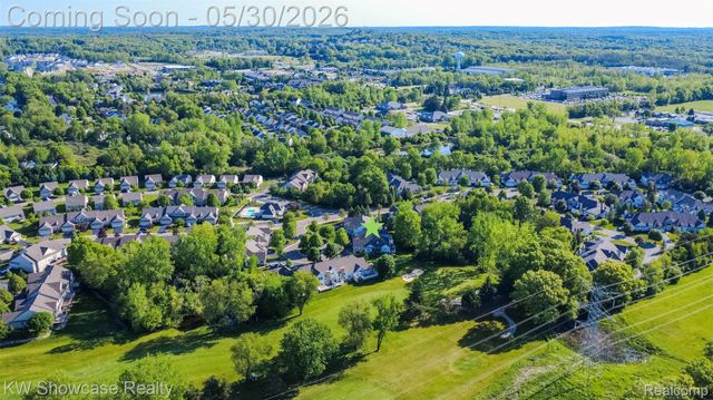 5726 Pinecroft Court 44, Independence Charter Township, MI 48346