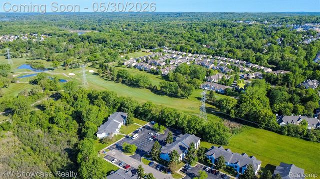5726 Pinecroft Court 44, Independence Charter Township, MI 48346