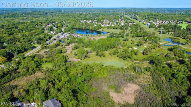 5726 Pinecroft Court 44, Independence Charter Township, MI 48346