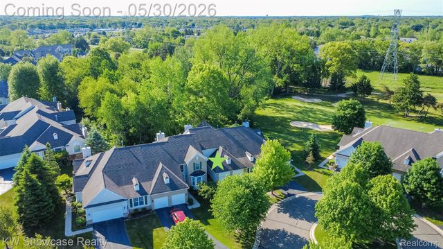 5726 Pinecroft Court 44, Independence Charter Township, MI 48346