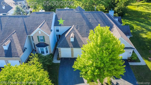5726 Pinecroft Court 44, Independence Charter Township, MI 48346