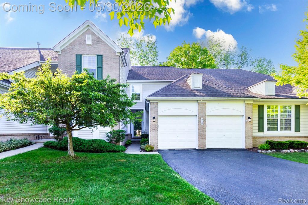 5726 Pinecroft Court 44, Independence Charter Township, MI 48346